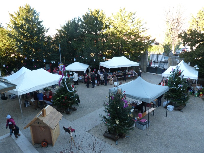 Marché de Noël à Coublevie Samedi 09 décembre Marché de Noël à Coublevie Samedi 09 décembre