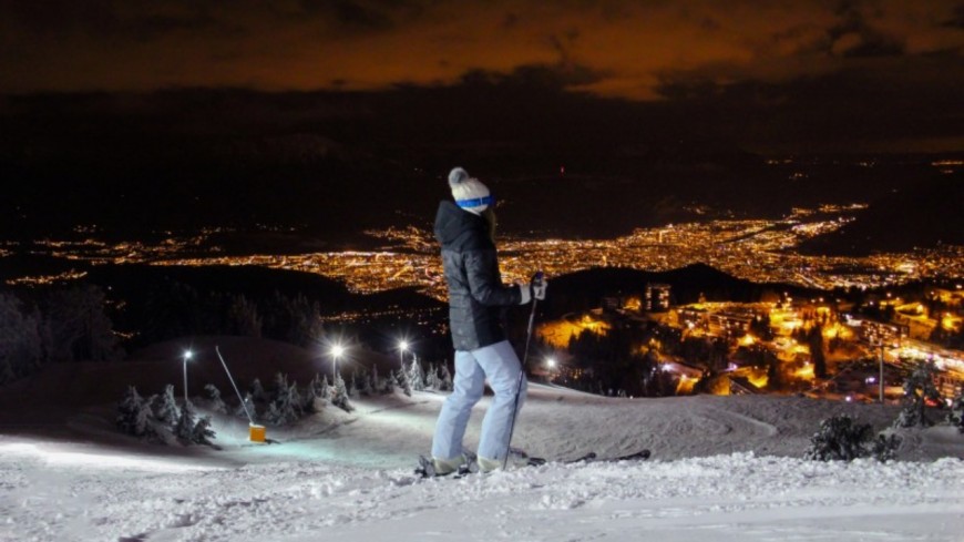 Ski nocturne jusqu'à 20h30 tous les samedis de la saison et les jeudis des vacances scolaires à Chamrousse Ski nocturne jusqu'à 20h30 tous les samedis de la saison et les jeudis des vacances scolaires à Chamrousse