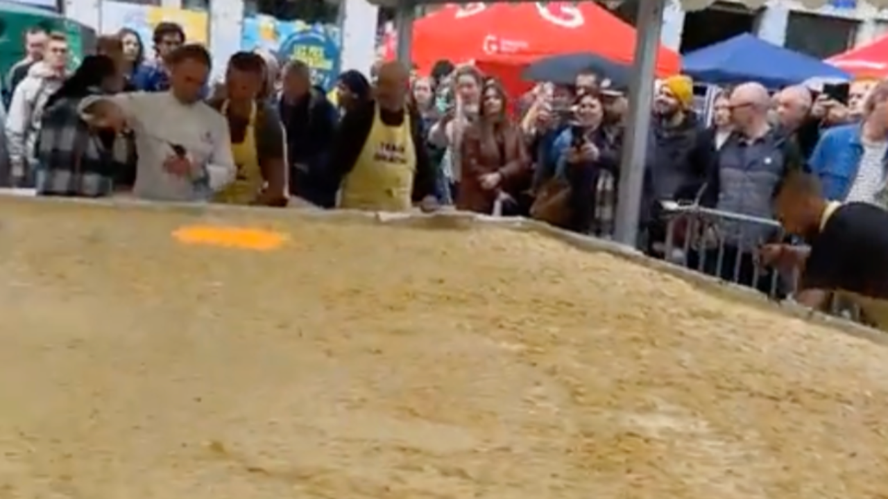 World Record Broken: Largest Tartiflette Ever Made at Descente des Alpages de Grenoble