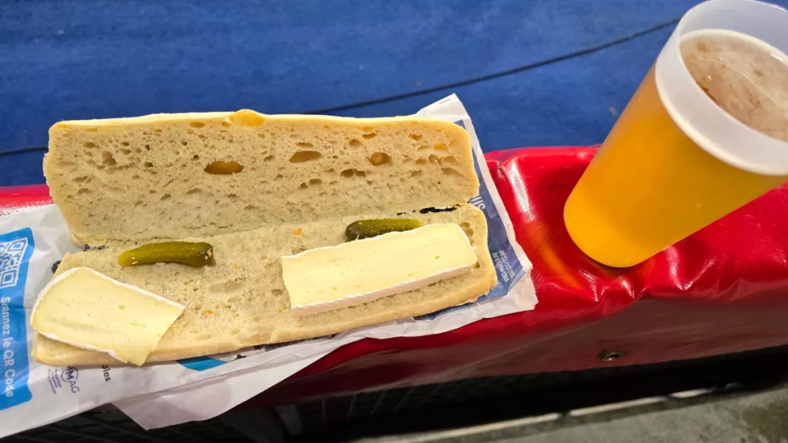 A défaut de gagner, le GF38 fait rire Internet avec son sandwich ridicule