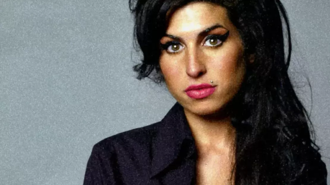 Amy Winehouse reçoit le BRIT Billion Award à titre posthume