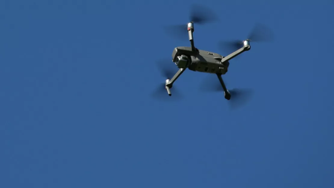 Filmé par un drone à Grenoble, un manifestant obtient de la justice la suppression des images