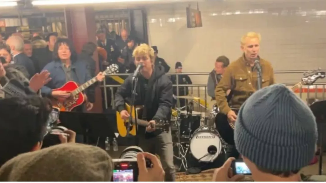 Green Day et Jimmy Fallon : un concert surprise dans le métro
