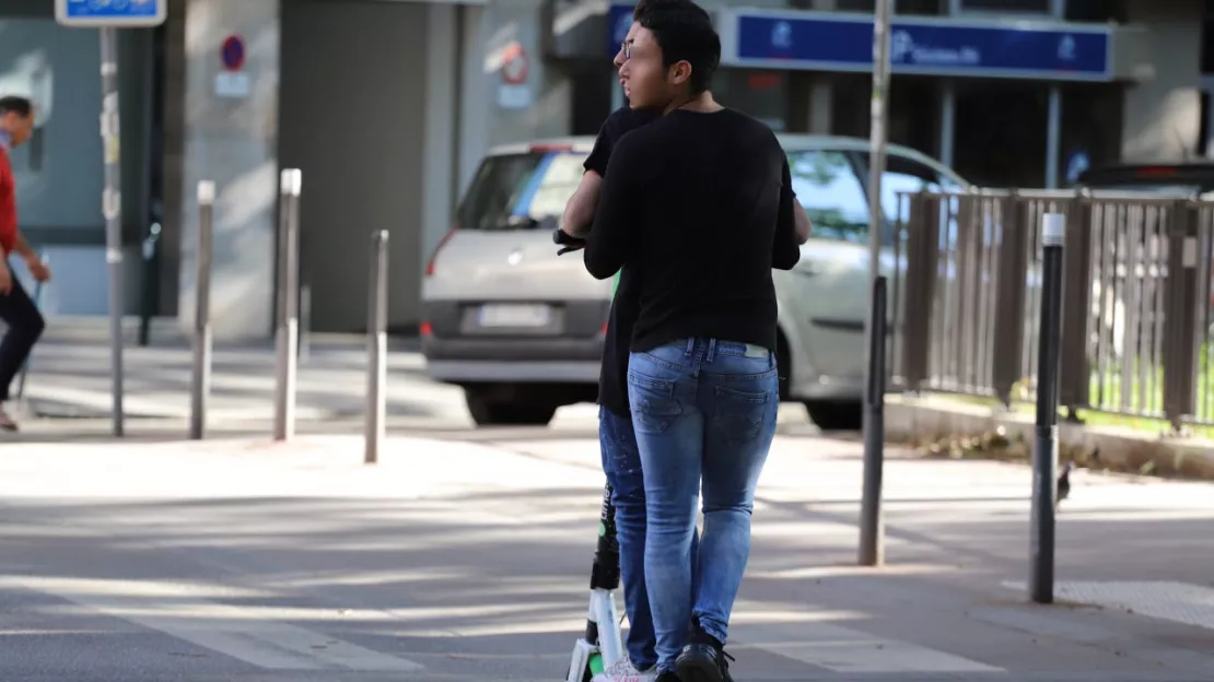 Grenoble : à deux sur une trottinette, ils sont renversés par un automobiliste ivre
