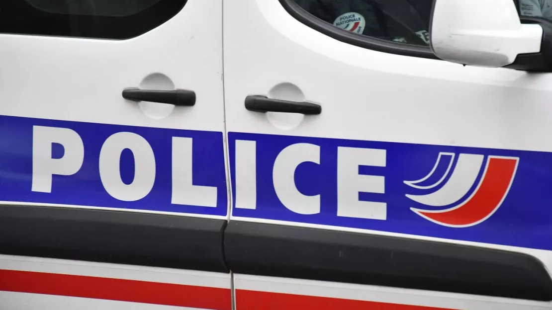 Grenoble : il tente de faire capoter une arrestation puis fait tomber une arme à feu