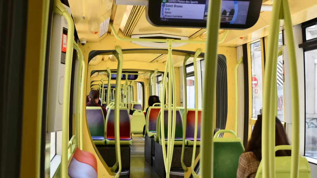 Grenoble : un homme poignardé dans le tramway durant la nuit du Nouvel An