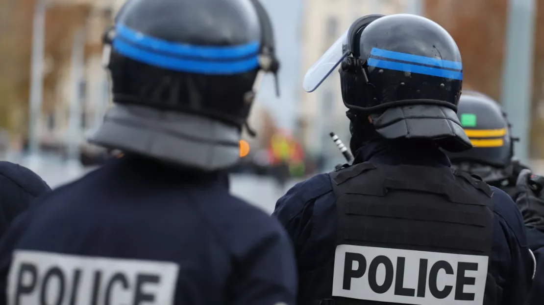 Grenoble : violences urbaines lundi, des CRS pris pour cibles