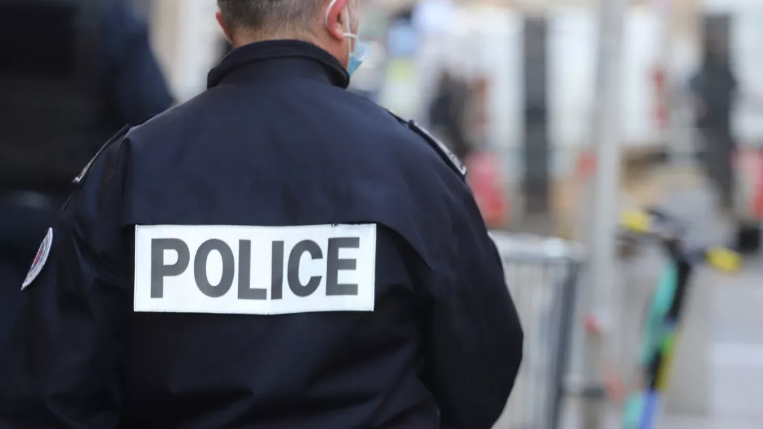 L'hôtel de policiers isérois déployés à Paris attaqué au mortier d'artifice