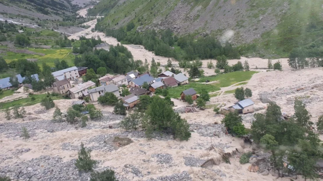 La Bérarde rayée de la carte après une inondation : le gouvernement promet de reconstruire le hameau