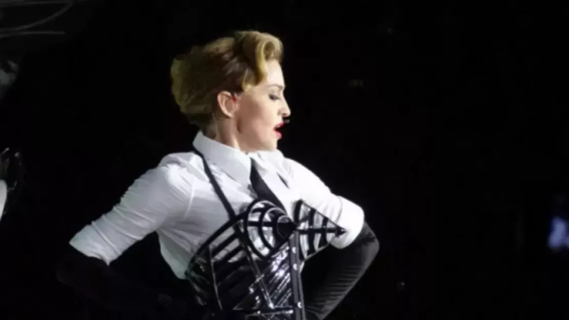 Madonna : elle chute en concert !