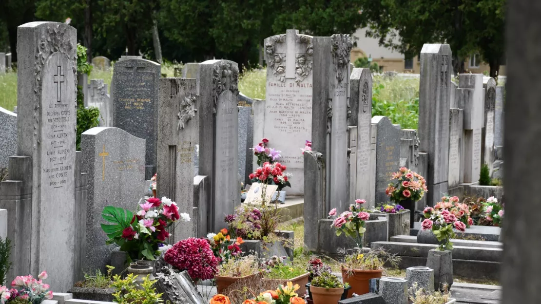 Près de Grenoble : des tombes et une statue de la Vierge dégradées dans un cimetière