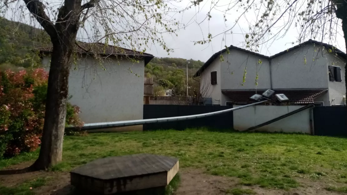 Près de Grenoble : les mâts d’éclairage du stade de Poisat retirés après une chute dans une cour d’école