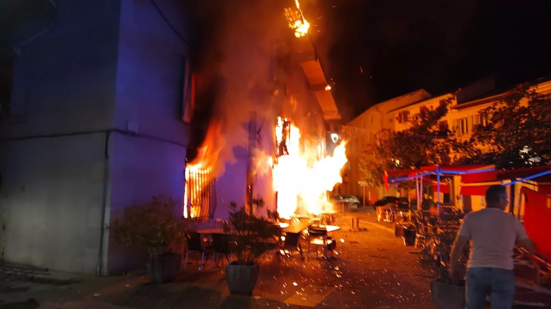 Près de Grenoble : une brasserie prend feu, la piste de l’incendie volontaire privilégiée