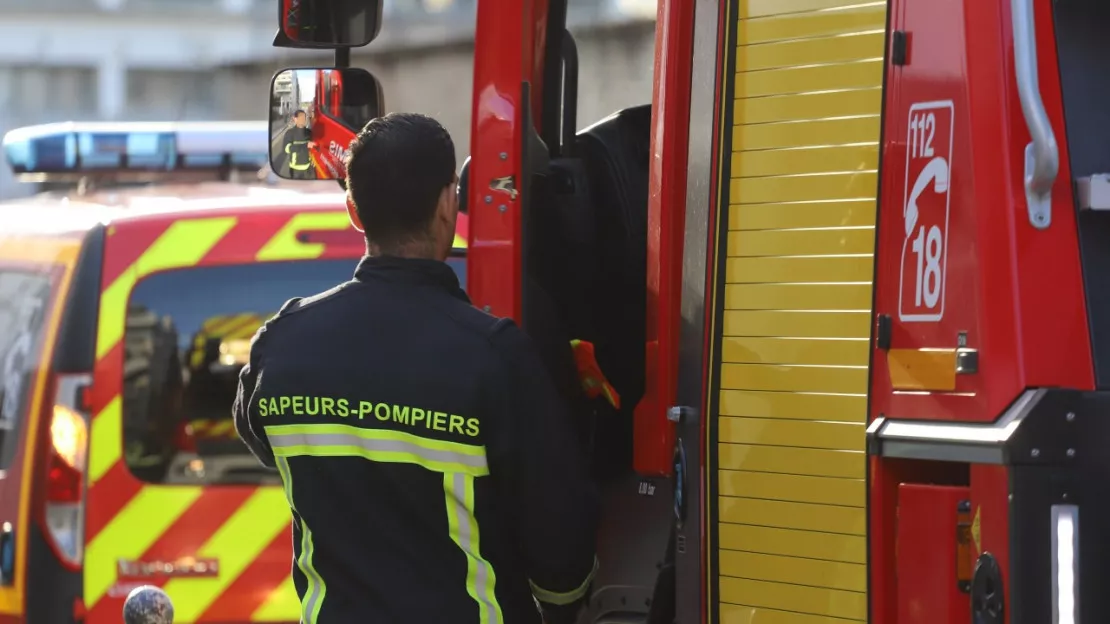 Un homme retrouvé grièvement blessé dans la rue au nord de Grenoble