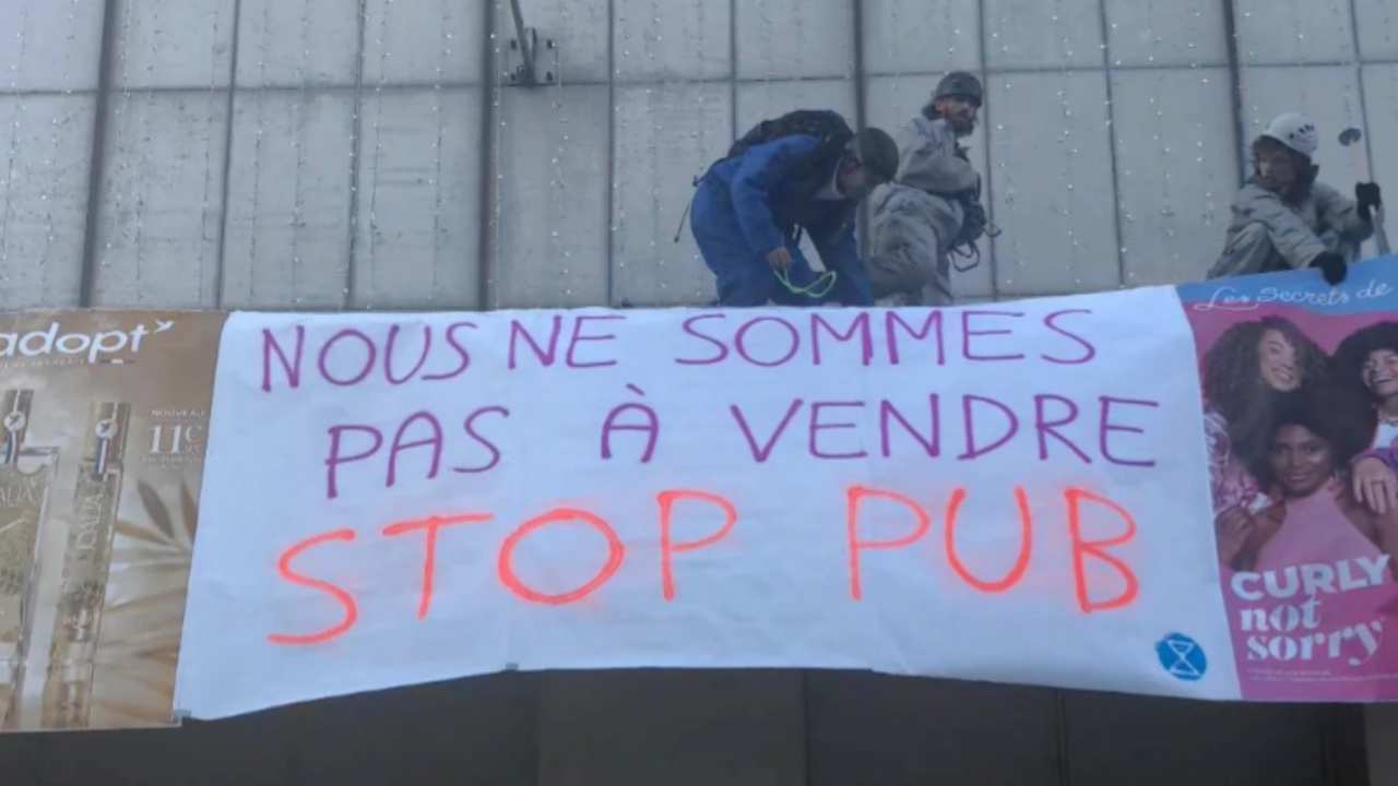 Opération coup de poing au BHV Grenoble contre l’arrivée de Shein Opération coup de poing au BHV Grenoble contre l’arrivée de Shein