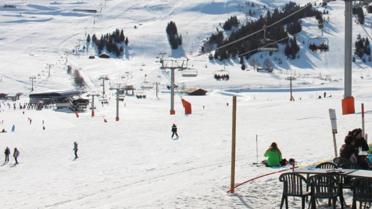 Un enfant de 9 ans gri&egrave;vement touch&eacute; sur les pistes de Corren&ccedil;on-en-Vercors apr&egrave;s une collision avec un canon &agrave; neige