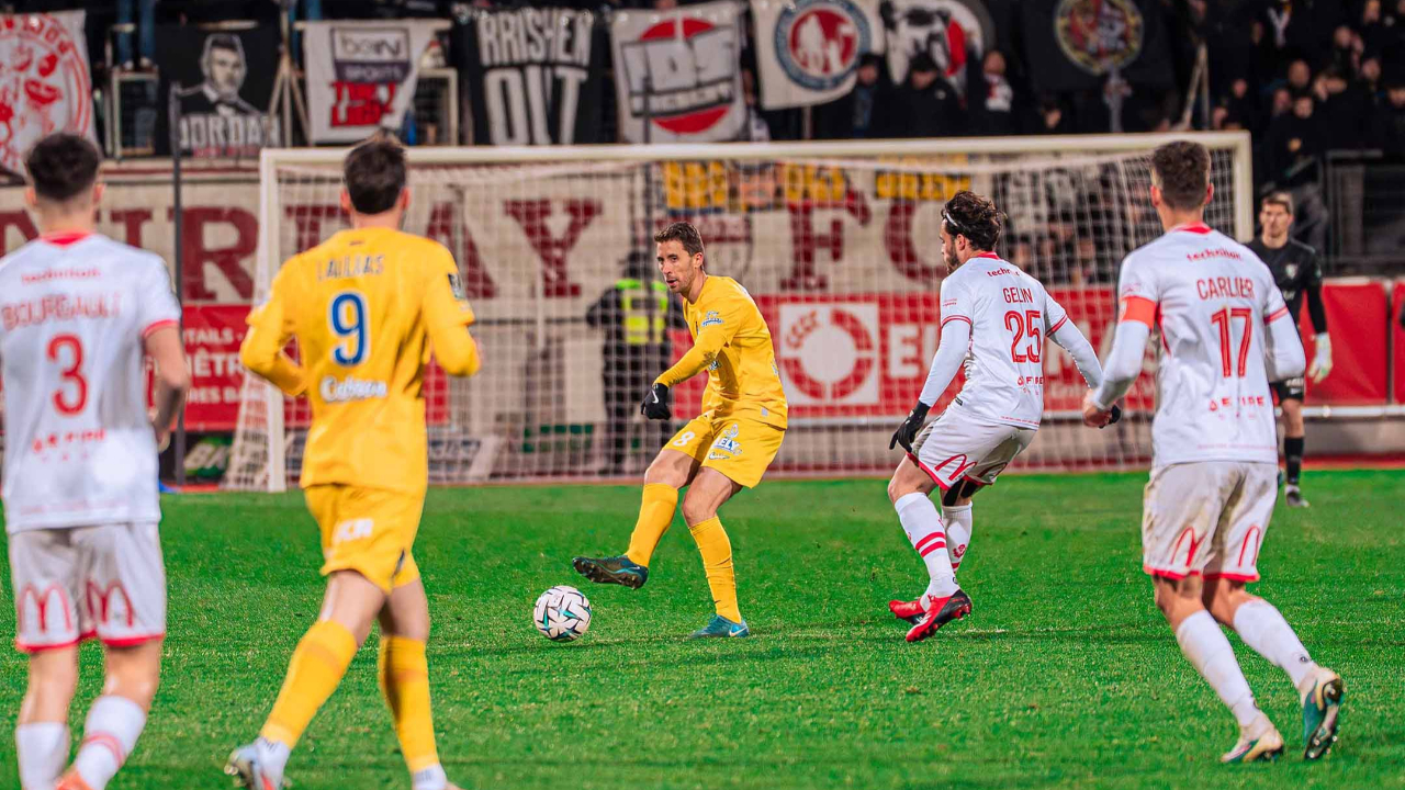 Match chaotique entre Nancy et Grenoble : le GF38 ne fait pas une bonne affaire (0-0) Match chaotique entre Nancy et Grenoble : le GF38 ne fait pas une bonne affaire (0-0)