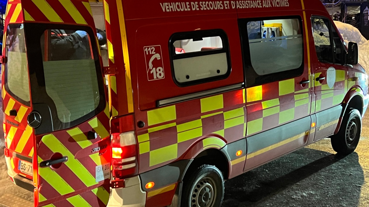 Accident de la route &agrave; Villard-de-Lans : trois jeunes hommes hospitalis&eacute;s apr&egrave;s un choc contre un arbre