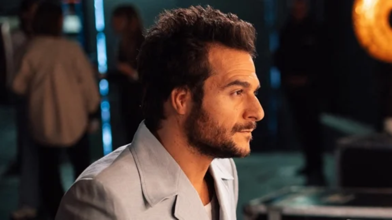 Amir sort du silence et donne de ses nouvelles apr&egrave;s le d&eacute;c&egrave;s de sa maman