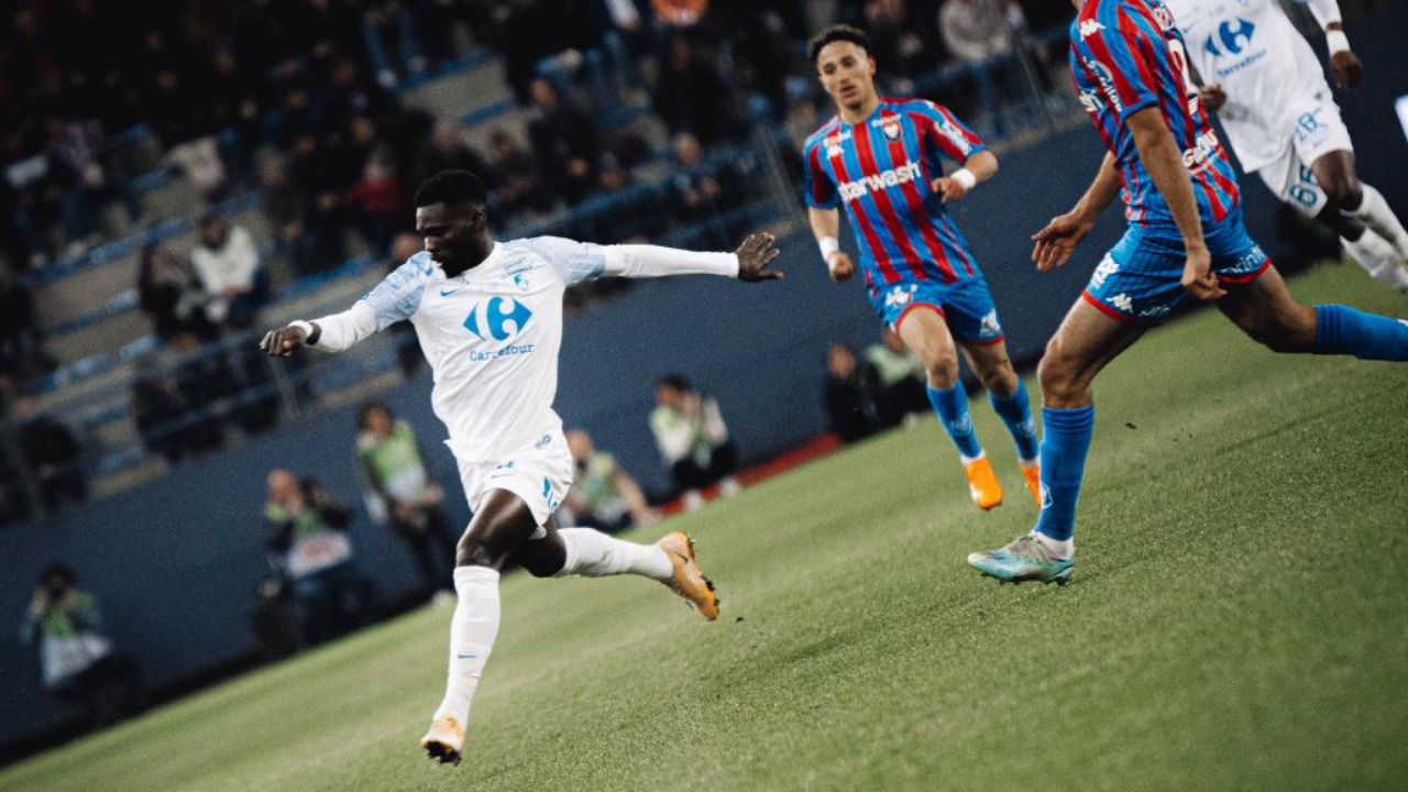 Caen-GF38 : la défaite dans les dernières secondes fait mal (2-1) Caen-GF38 : la défaite dans les dernières secondes fait mal (2-1)