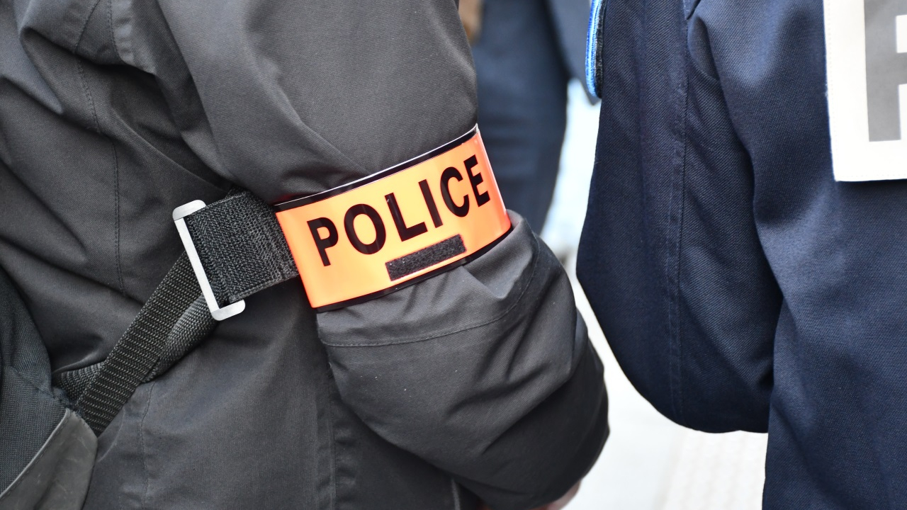 Dix kilos de drogue et 13 000 euros saisis à Mistral : un jeune Grenoblois écroué Dix kilos de drogue et 13 000 euros saisis à Mistral : un jeune Grenoblois écroué