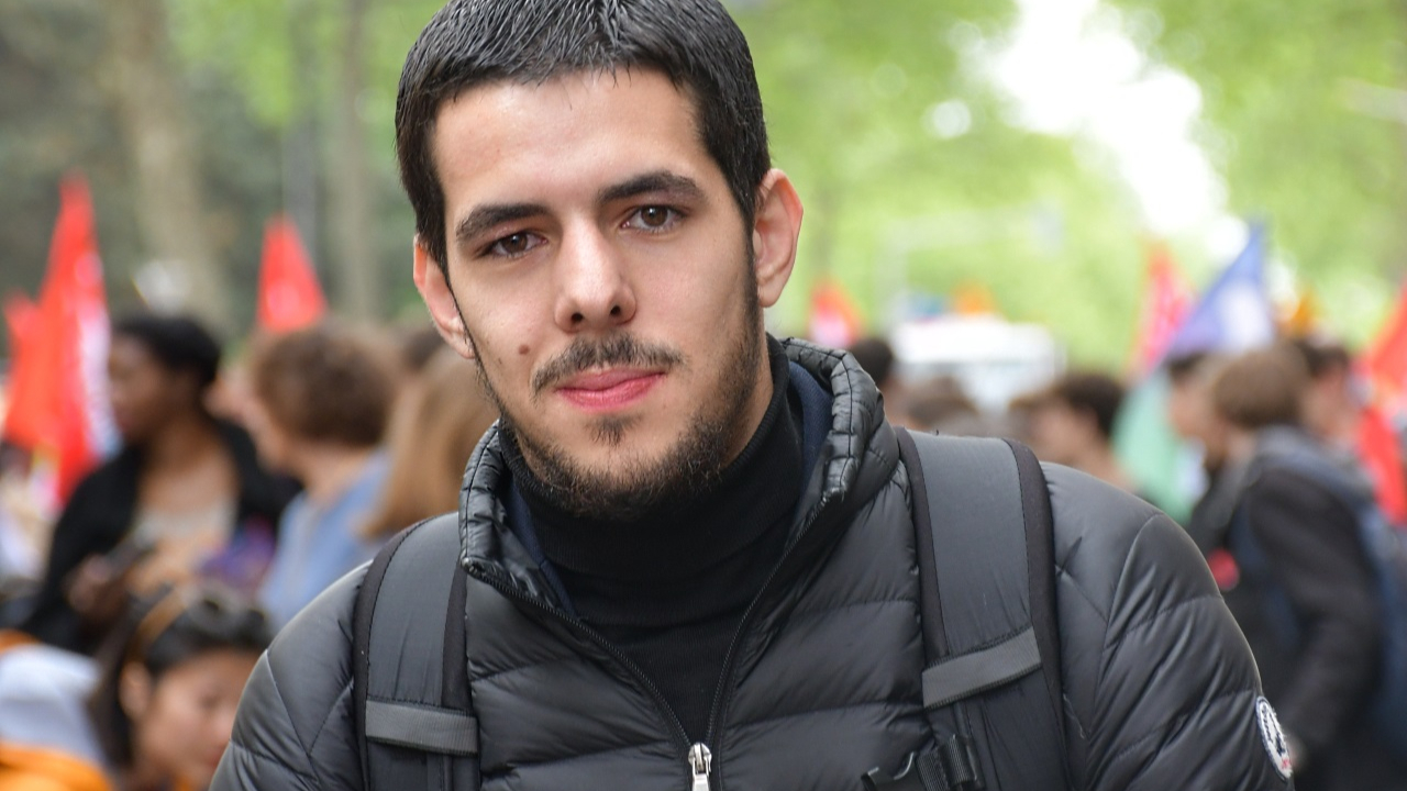 Du rififi chez LFI : une élue régionale ne comprend pas pourquoi Allan Brunon est candidat aux municipales à Grenoble Du rififi chez LFI : une élue régionale ne comprend pas pourquoi Allan Brunon est candidat aux municipales à Grenoble