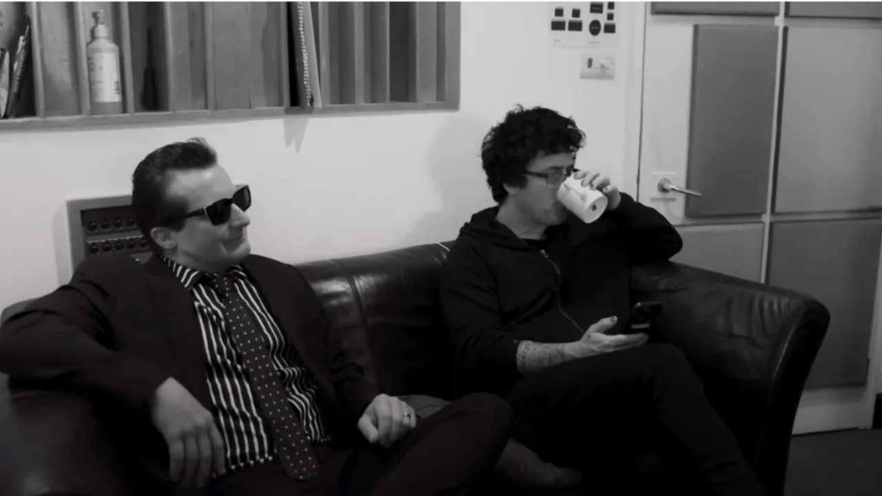 Green Day : quelle est cette histoire cachée derrière le clip de "Dilemma" Green Day : quelle est cette histoire cachée derrière le clip de "Dilemma"