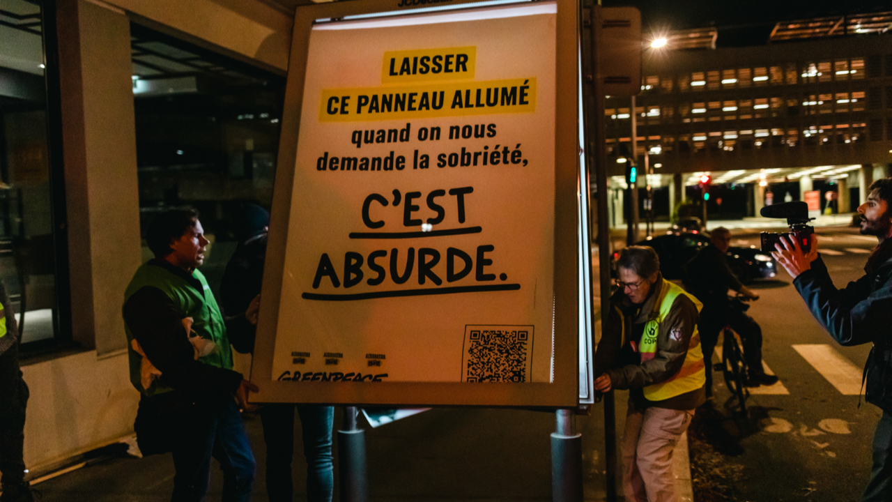 Grenoble : des enseignes lumineuses éteintes par des collectifs comme Greenpeace