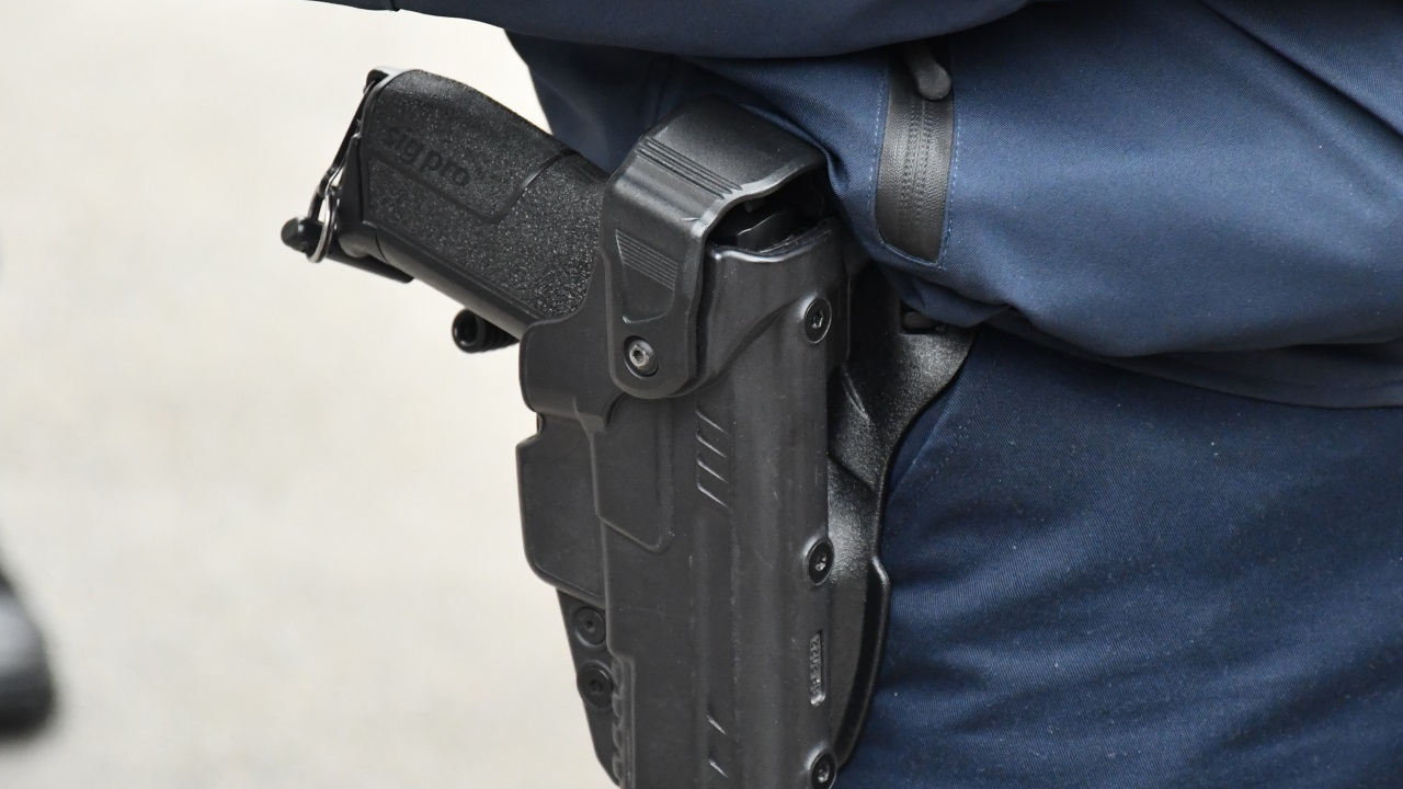 Grenoble : il tente de s’échapper à un contrôle, les policiers retrouvent une arme sur lui