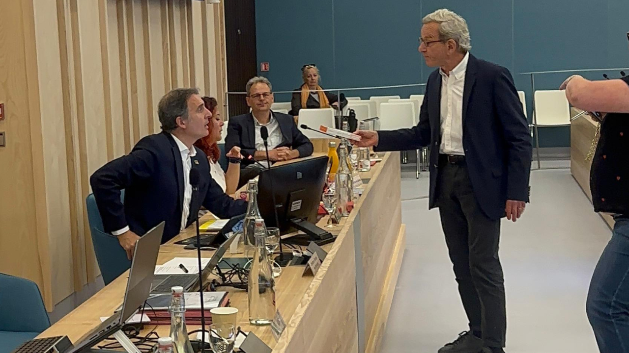 Grenoble : les élus de la majorité refusent de se soumettre à des tests anti-drogue amenés par l'opposition Grenoble : les élus de la majorité refusent de se soumettre à des tests anti-drogue amenés par l'opposition