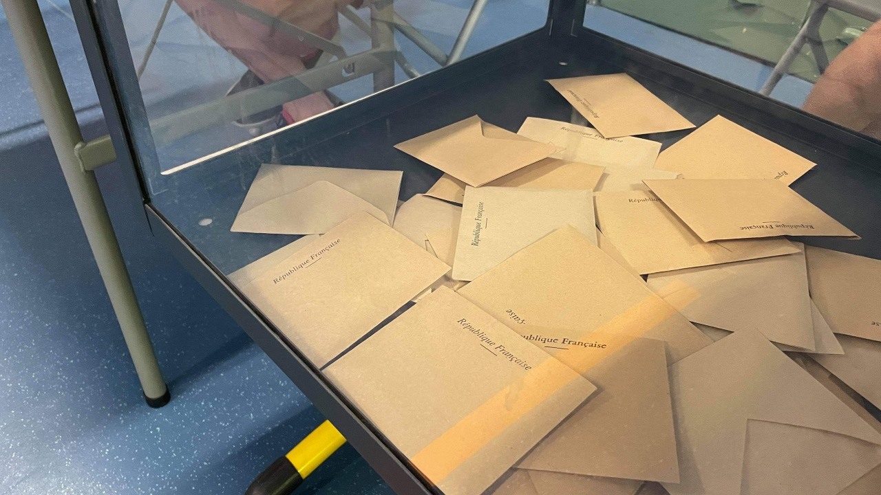 Grenoble : prison requise contre le maire qui avait voté trois fois pour lui