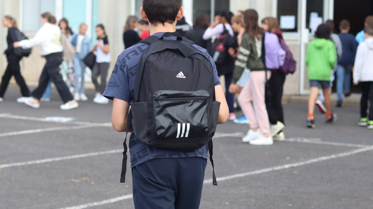 Grenoble : un adolescent racketté sous la menace d'un sécateur devant le collège Charles Munch Grenoble : un adolescent racketté sous la menace d'un sécateur devant le collège Charles Munch