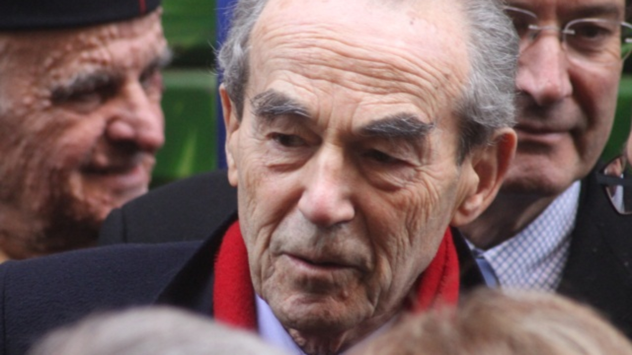 Grenoble : un livre d'or pour rendre hommage à Robert Badinter