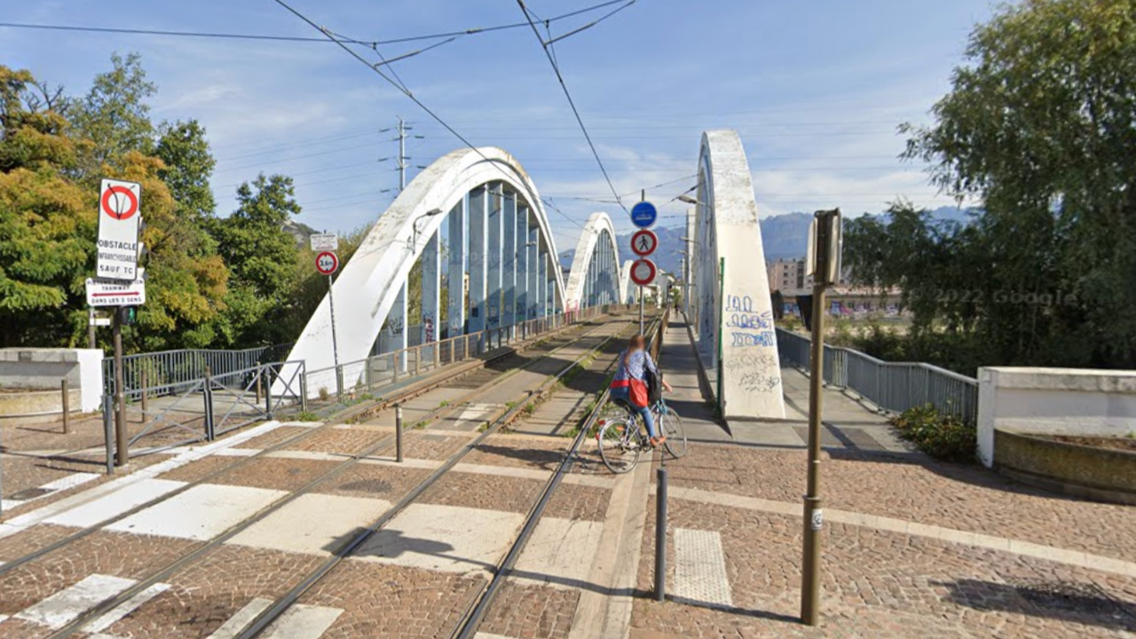 Grenoble : une adolescente se jette dans le Drac, les pompiers parviennent à la sauver