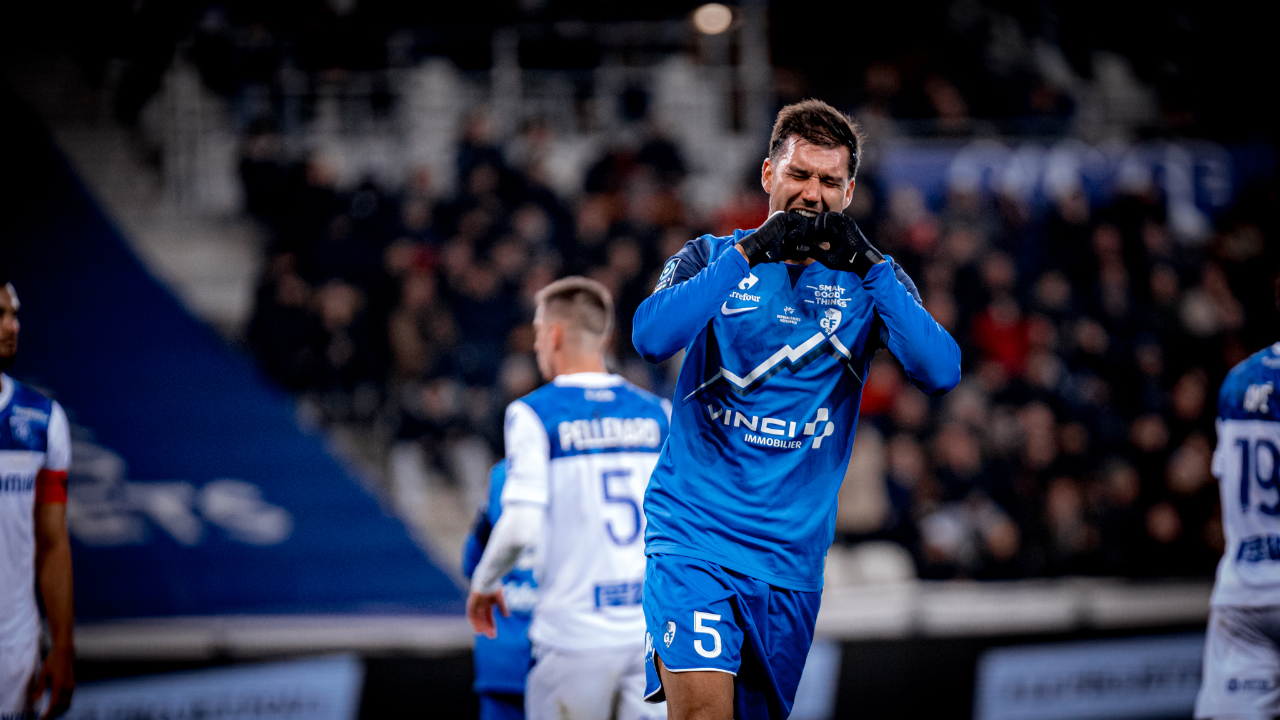 Grenoble verrouille sa place sur le podium face à Auxerre (1-1)