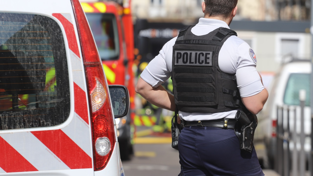 Homme abattu &agrave; Grenoble : un appel &agrave; t&eacute;moins pour retrouver le tireur et son complice &agrave; trottinette