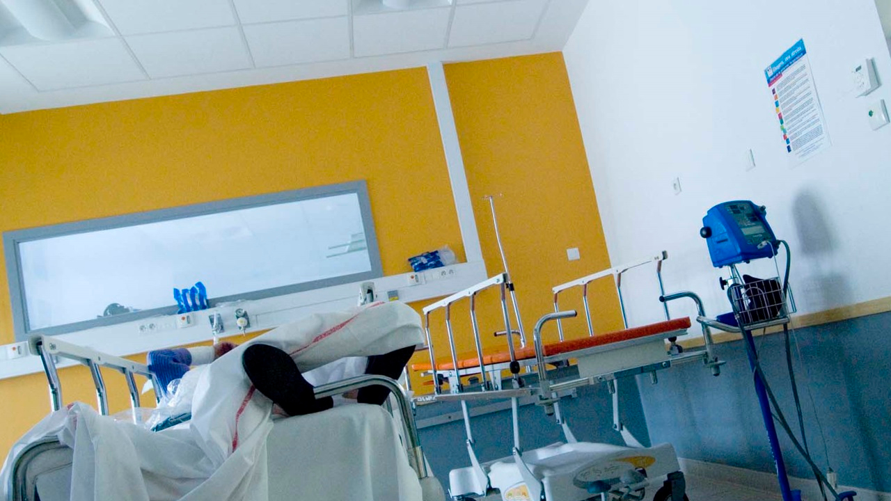 Il meurt après trois jours d'attente aux urgences du CHU Grenoble Alpes, le procureur classe sans suite