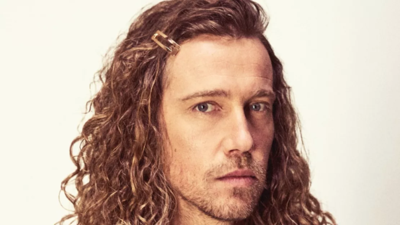 Insolite : Quand Julien Doré se fait chambrer sur son physique par son fils Insolite : Quand Julien Doré se fait chambrer sur son physique par son fils