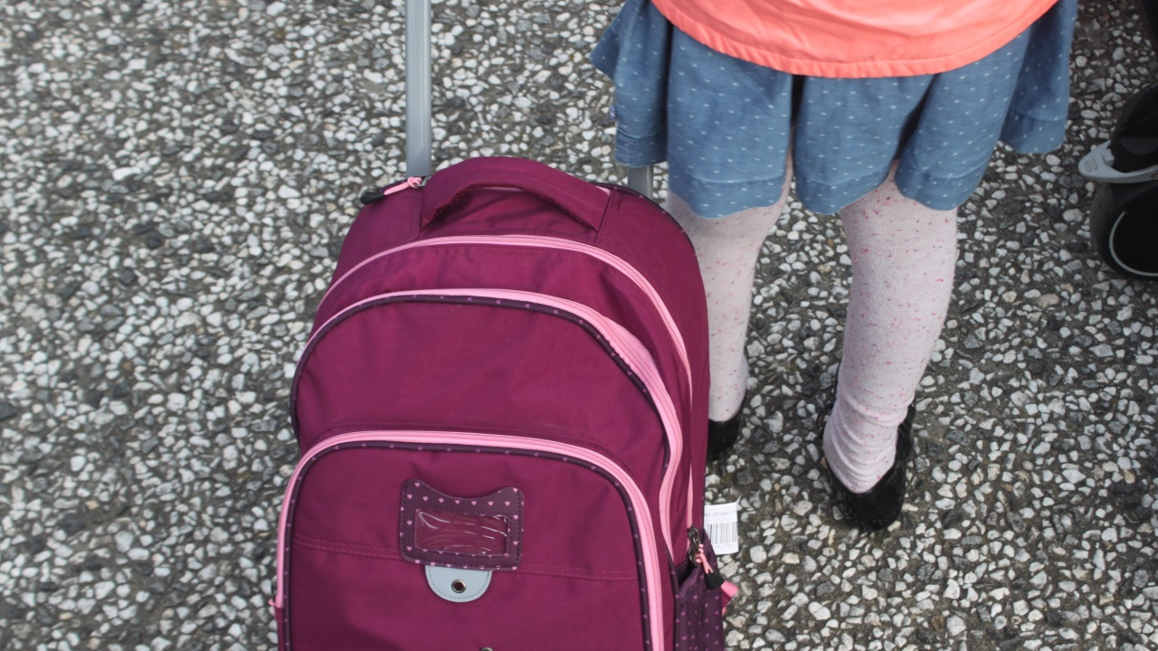 "Je vais te couper la tête" : à Grenoble, un père traumatise parents et enfants dans une école "Je vais te couper la tête" : à Grenoble, un père traumatise parents et enfants dans une école