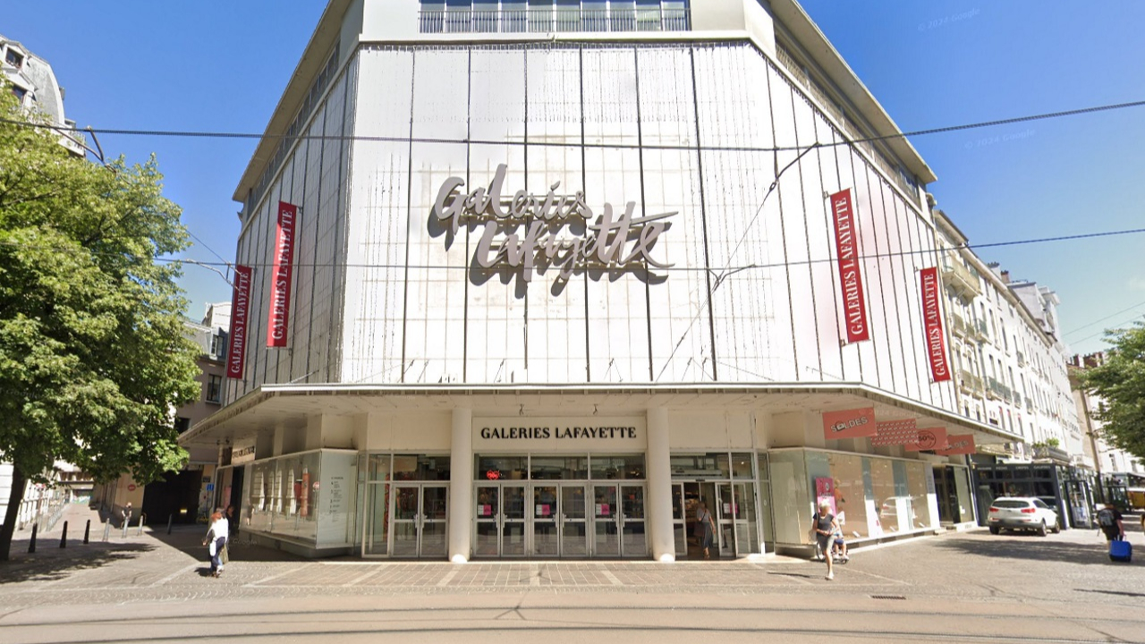 "La mairie a abandonné ses commerçants" : le directeur des Galeries Lafayette de Grenoble furieux "La mairie a abandonné ses commerçants" : le directeur des Galeries Lafayette de Grenoble furieux