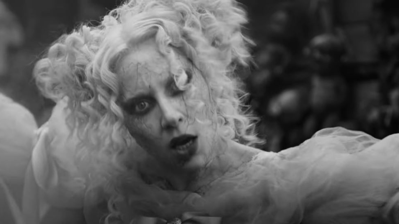 Lady Gaga en morte-vivante dans le clip de "The Dead Dance"