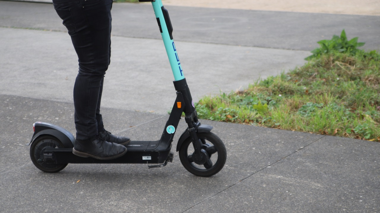 Le "violeur à la trottinette" de Grenoble toujours pas identifié : des dizaines de témoignages récoltés Le "violeur à la trottinette" de Grenoble toujours pas identifié : des dizaines de témoignages récoltés