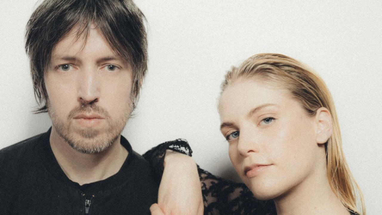 London Grammar dévoilent "Dancing By Night" en feat avec SebastiAn London Grammar dévoilent "Dancing By Night" en feat avec SebastiAn