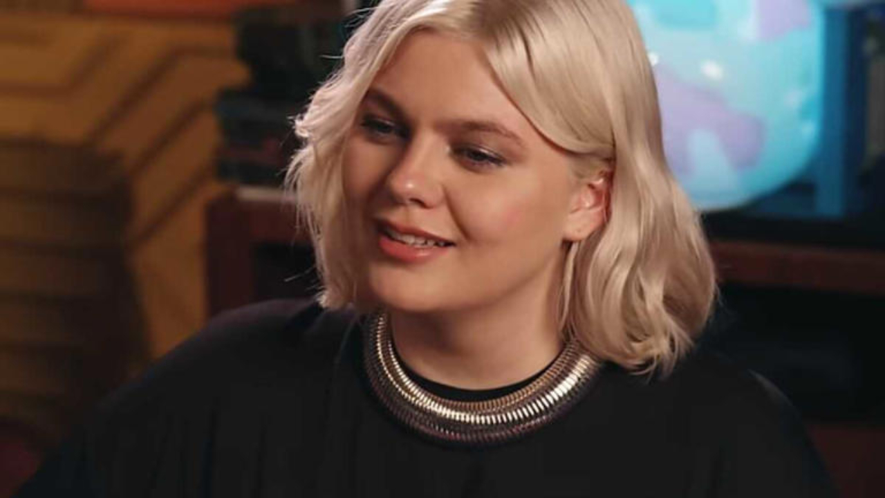 Louane a pensé mettre fin à sa carrière Louane a pensé mettre fin à sa carrière