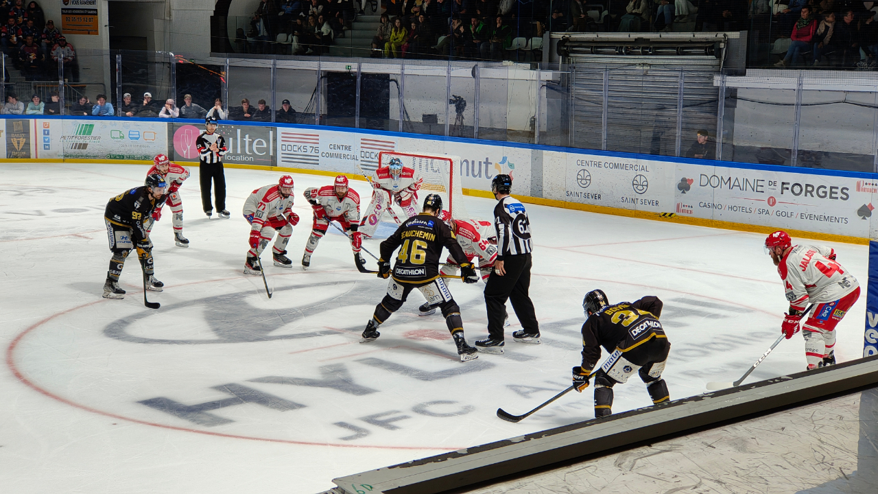 Play-offs : Rouen surprend les Brûleurs de Loups dans le match 4 (5-4) Play-offs : Rouen surprend les Brûleurs de Loups dans le match 4 (5-4)