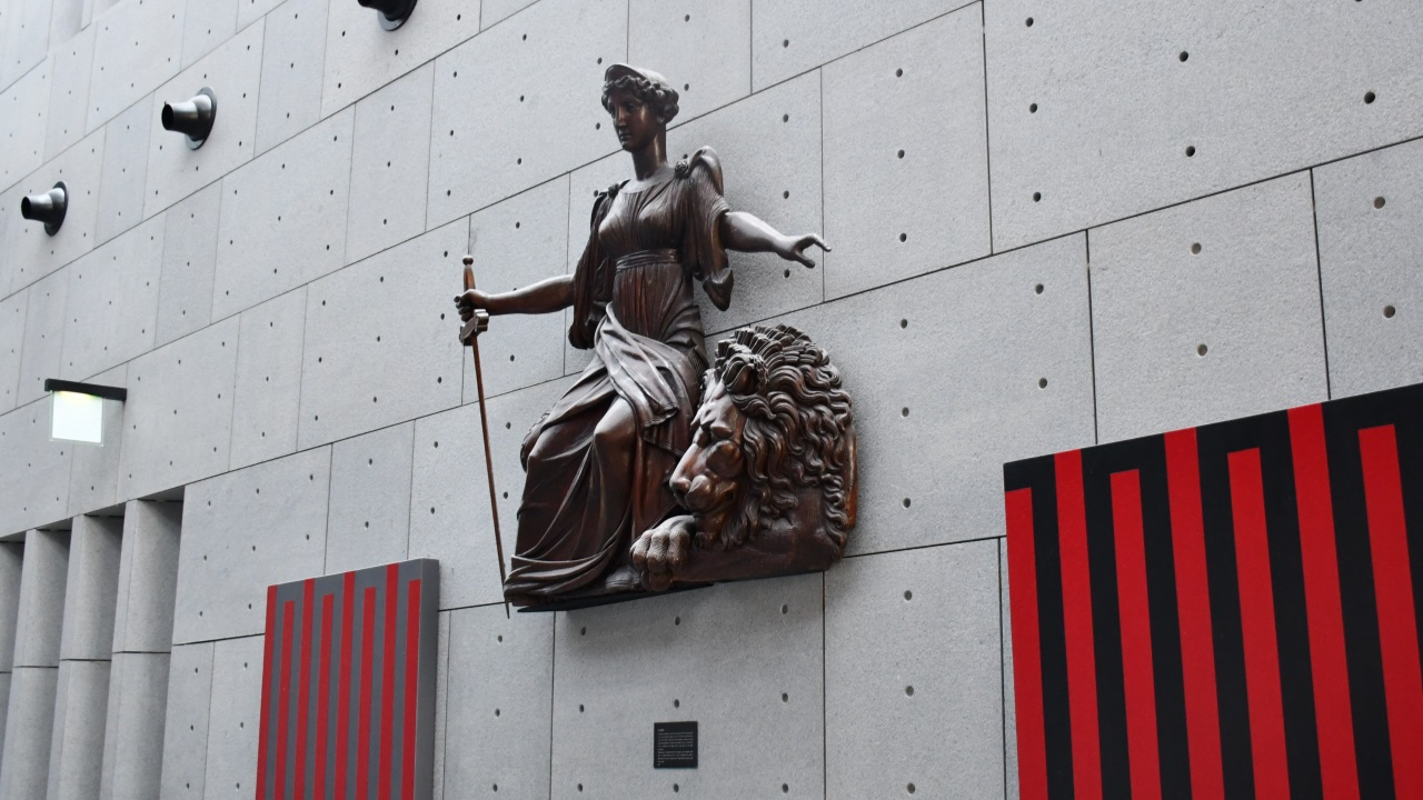 Près de Grenoble : il est dans le coma après une tentative de meurtre, les policiers retrouvent de la drogue chez lui Près de Grenoble : il est dans le coma après une tentative de meurtre, les policiers retrouvent de la drogue chez lui