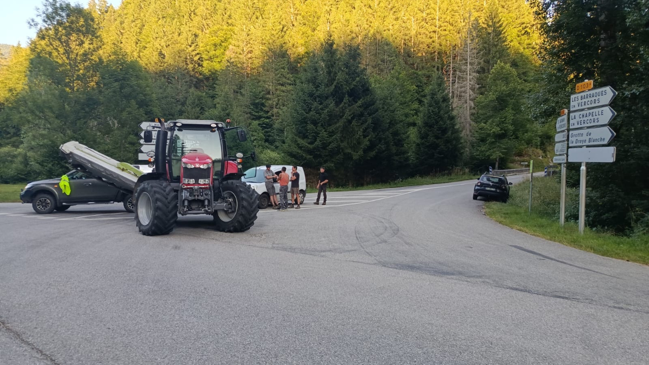 Près de Grenoble : la dernière édition du jumping de Villard-de-Lans annulée en raison d’une manifestation d’éleveurs Près de Grenoble : la dernière édition du jumping de Villard-de-Lans annulée en raison d’une manifestation d’éleveurs