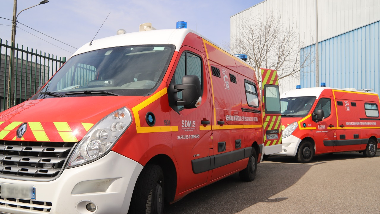 Près de Grenoble : un entrepôt de stockage détruit par un violent incendie
