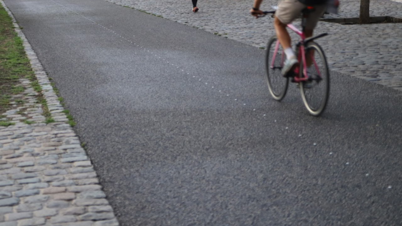 Renversée par une voiture, une septuagénaire à vélo décède sur le coup Renversée par une voiture, une septuagénaire à vélo décède sur le coup
