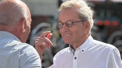 Alain Carignon apporte son soutien au directeur des Galeries Lafayette de Grenoble, "l’une des dernières locomotives commerciales du centre-ville" Alain Carignon apporte son soutien au directeur des Galeries Lafayette de Grenoble, "l’une des dernières locomotives commerciales du centre-ville"